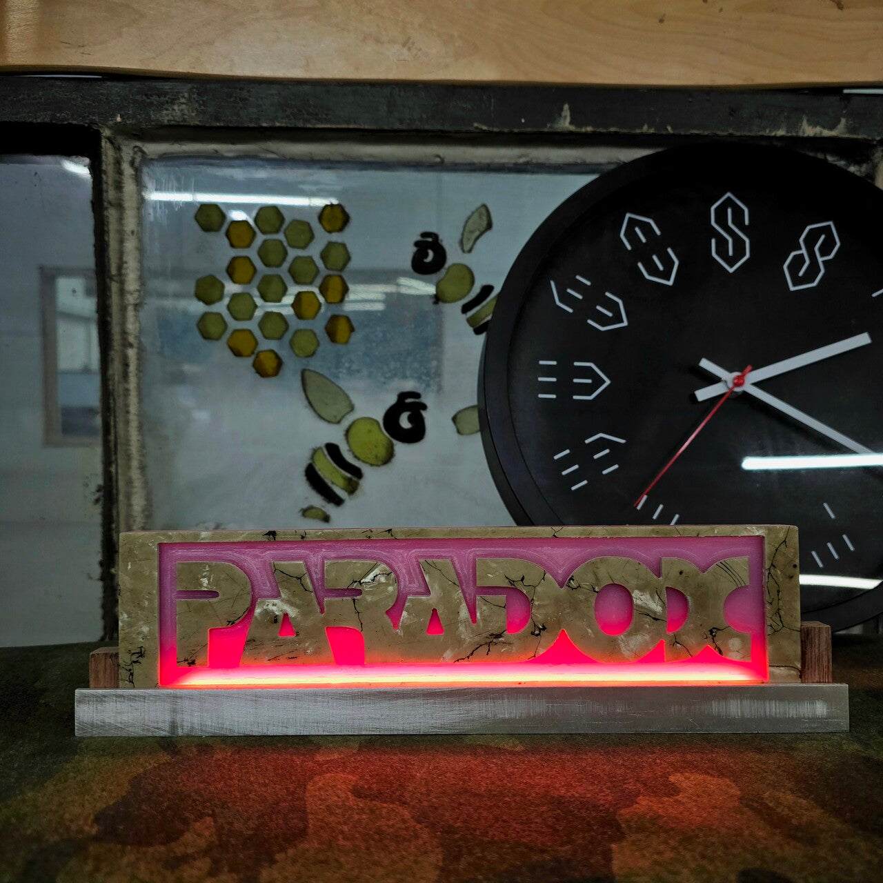 PARADOX White Pink Aluminum